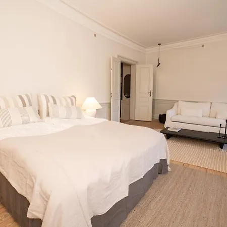 Bright Historic 2br By Nyhavn & Stroget